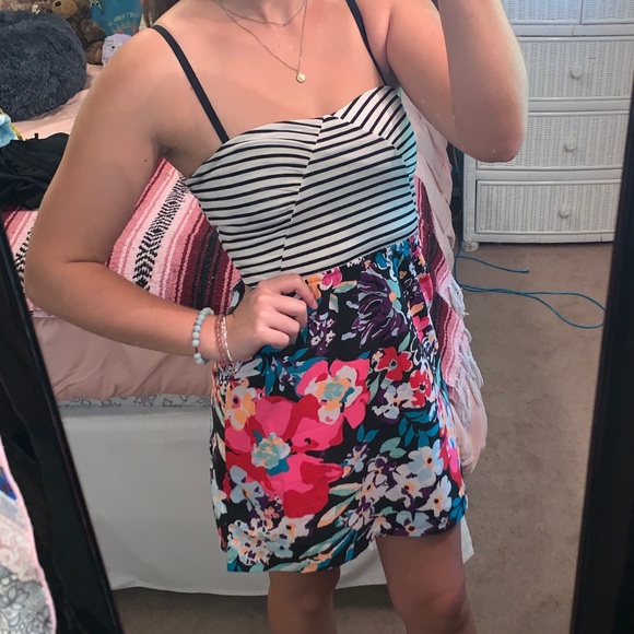Roxy Dresses & Skirts - Roxy Strapless Floral b&w Striped mini Dress